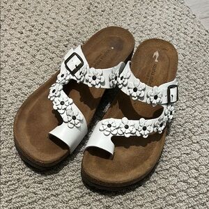 Sophia Milano White Floral Sandals